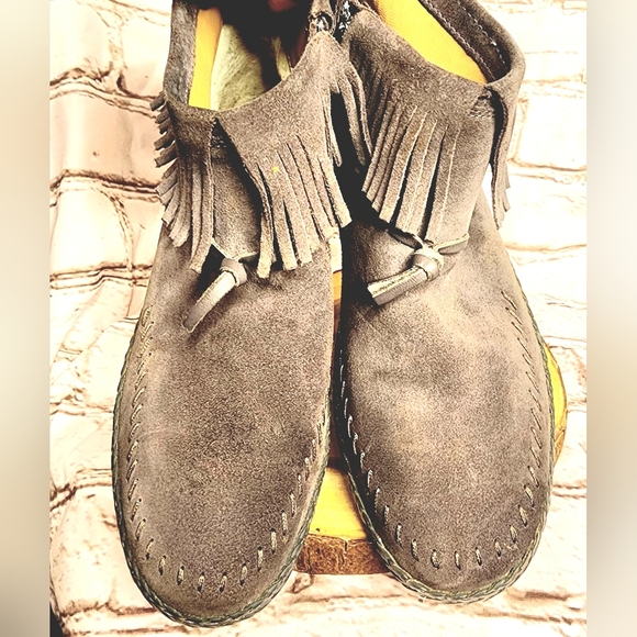 UGG Moccasin Boots, UGG Boots, Boots, Moccasin Boots, Native American Style - Picture 5 of 8